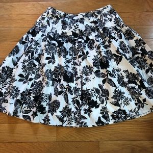 Talbots Black and white floral pleated skirt